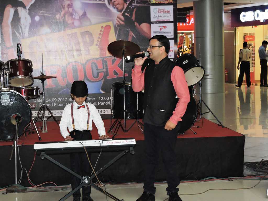 WAR OF BANDS IN CITY CENTER MALL RAIPUR ORGANIZED BY JCI RAIPUR BRAIN WASH AND JUNOON MUSICAL GROUP RAIPUR