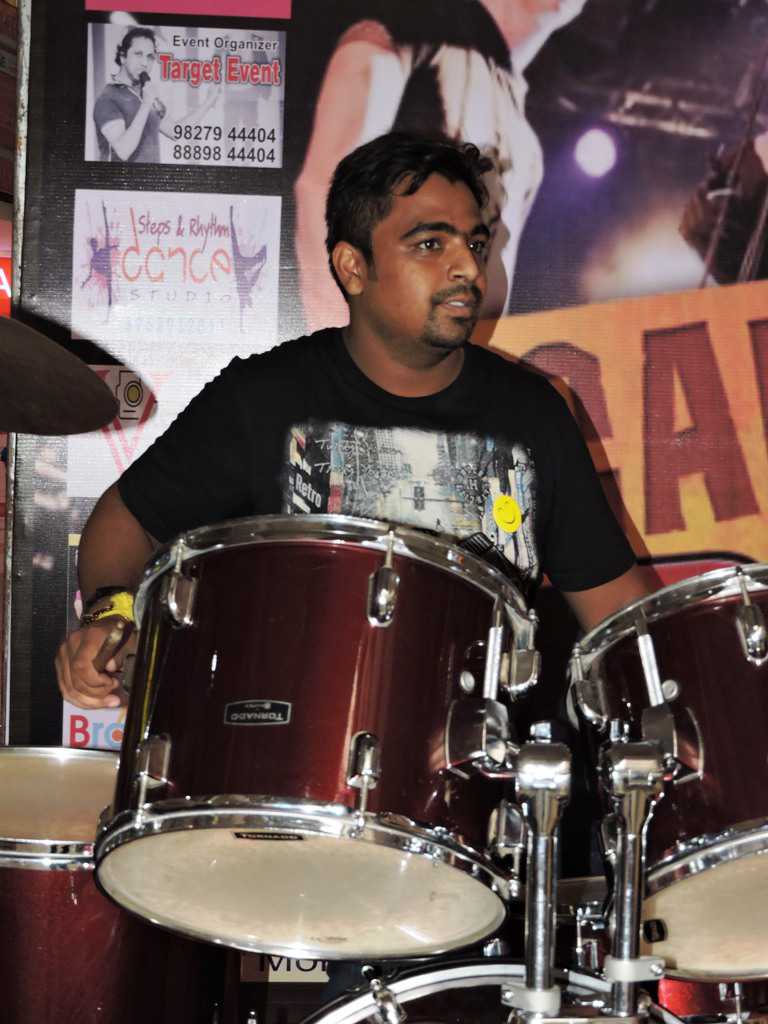 WAR OF BANDS IN CITY CENTER MALL RAIPUR ORGANIZED BY JCI RAIPUR BRAIN WASH AND JUNOON MUSICAL GROUP RAIPUR