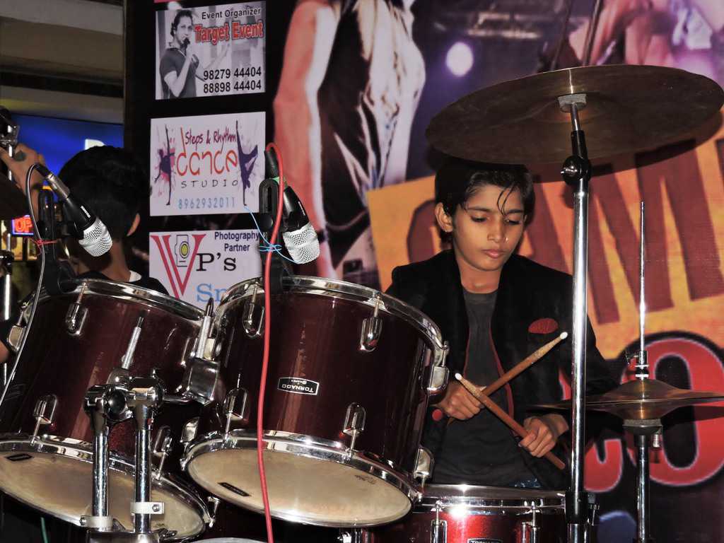 WAR OF BANDS IN CITY CENTER MALL RAIPUR ORGANIZED BY JCI RAIPUR BRAIN WASH AND JUNOON MUSICAL GROUP RAIPUR