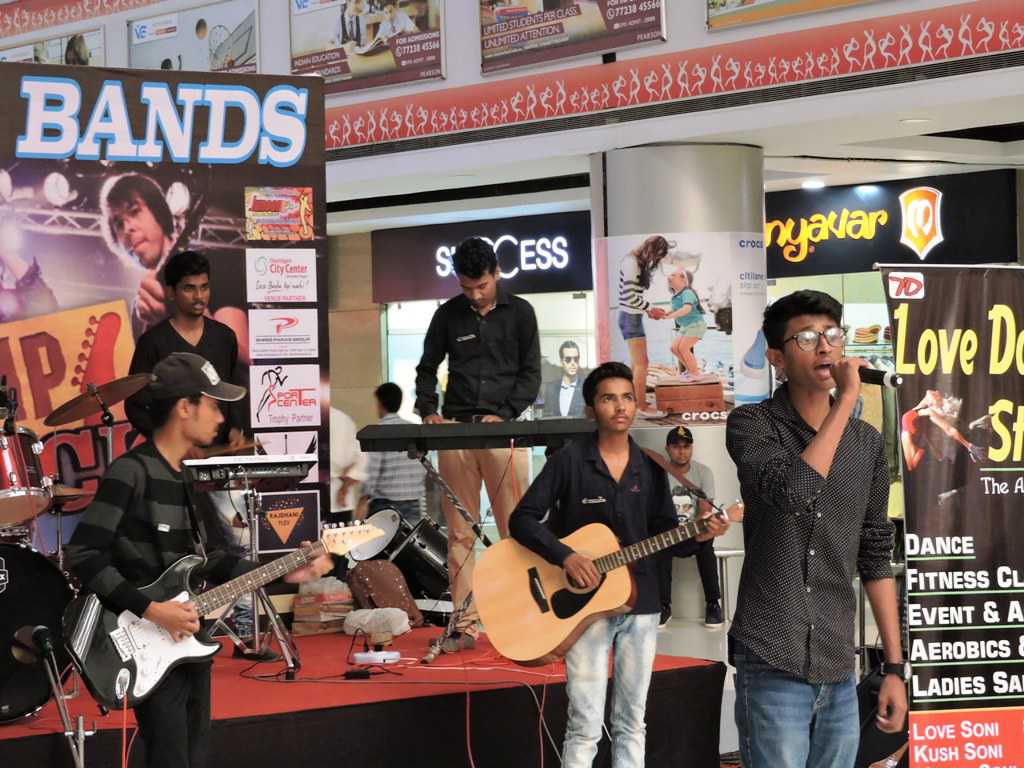 WAR OF BANDS IN CITY CENTER MALL RAIPUR ORGANIZED BY JCI RAIPUR BRAIN WASH AND JUNOON MUSICAL GROUP RAIPUR