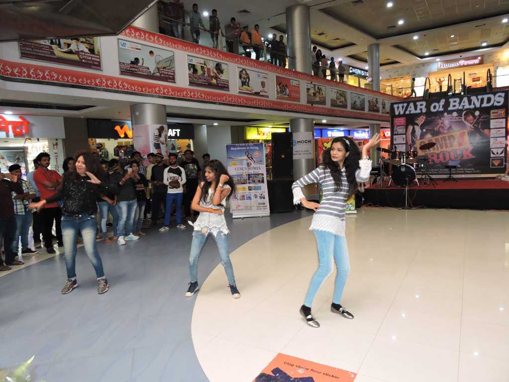WAR OF BANDS IN CITY CENTER MALL RAIPUR ORGANIZED BY JCI RAIPUR BRAIN WASH AND JUNOON MUSICAL GROUP RAIPUR