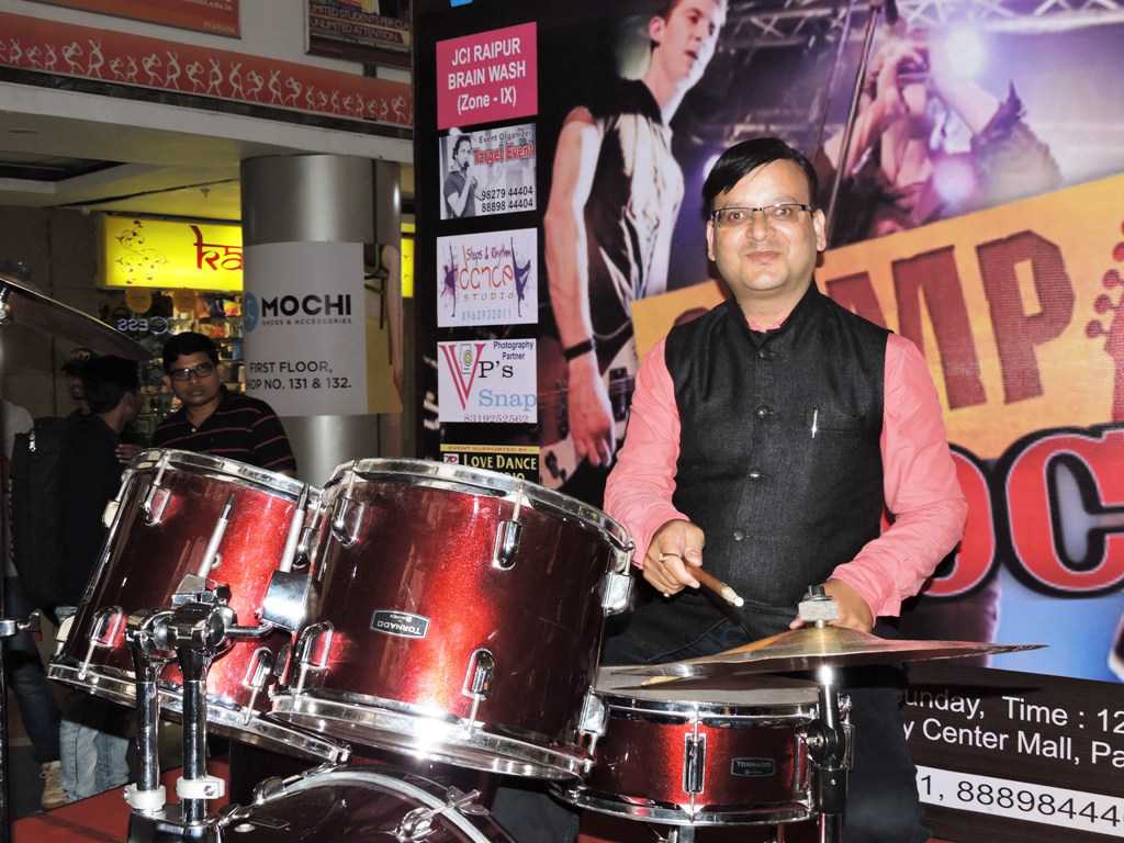 WAR OF BANDS IN CITY CENTER MALL RAIPUR ORGANIZED BY JCI RAIPUR BRAIN WASH AND JUNOON MUSICAL GROUP RAIPUR